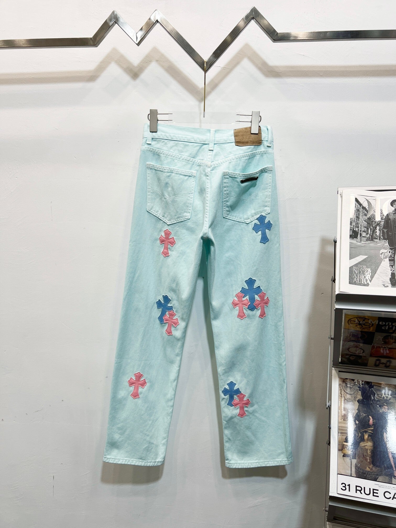 EXCLUSIVE BUBBLEGUM CROSS PATCH DENIM