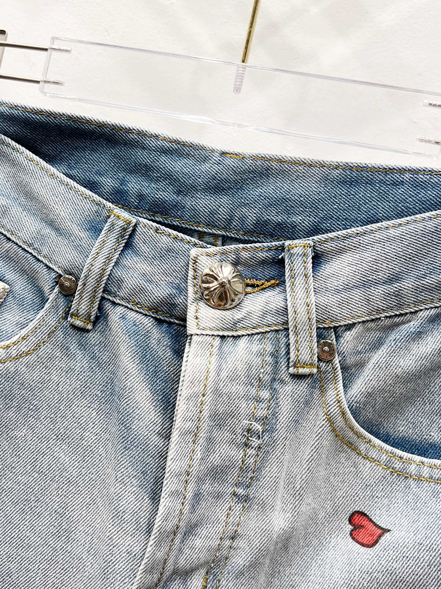 EXCLUSIVE GRAFFITI CROSS PATCH DENIM
