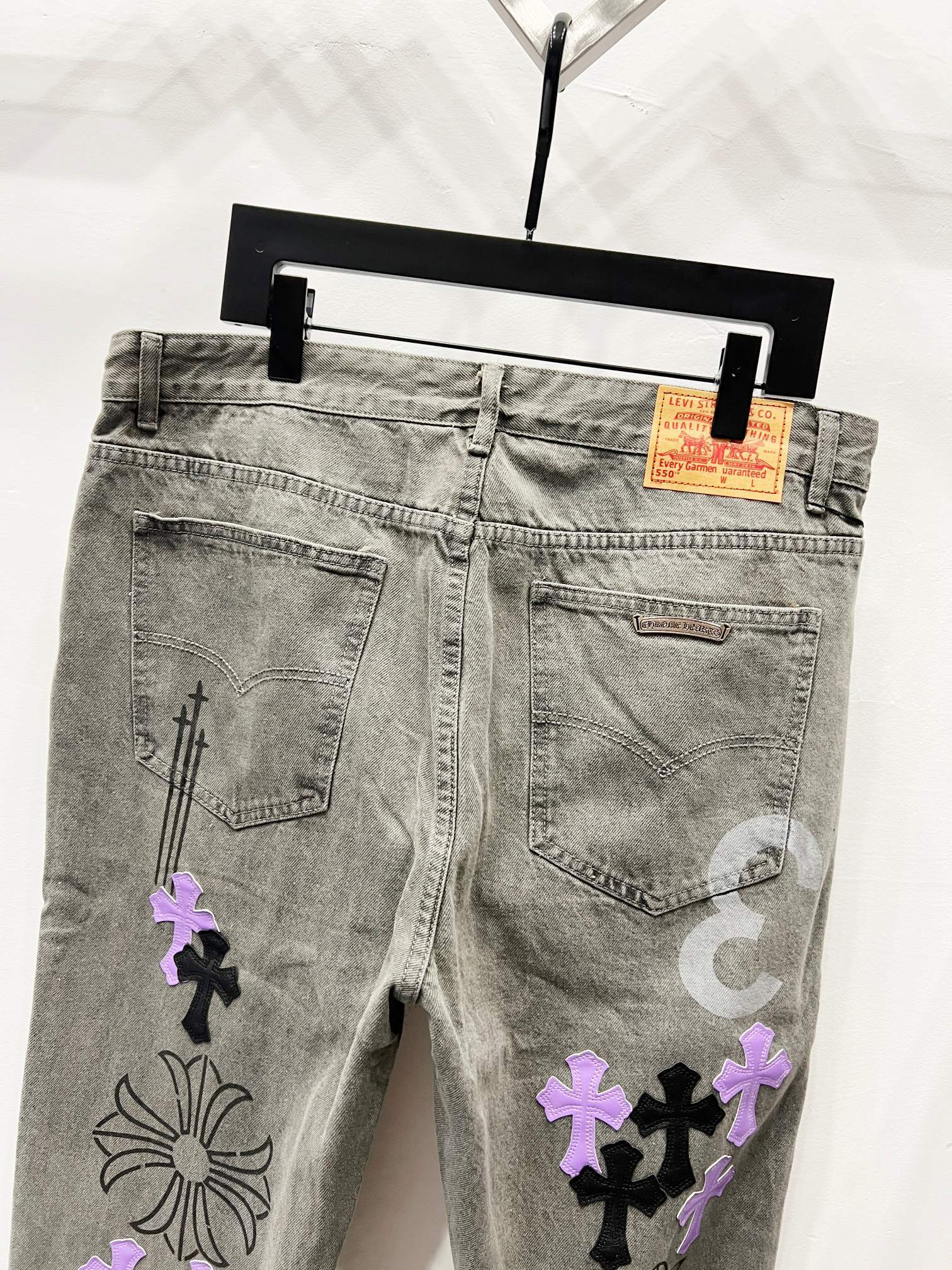 EXCLUSIVE STENCIL CROSS PATCH DENIM