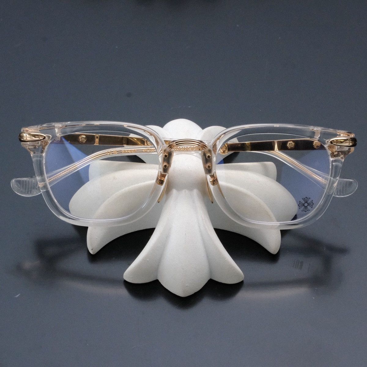 EXCLUSIVE TITANA,SLUVR GLASSES