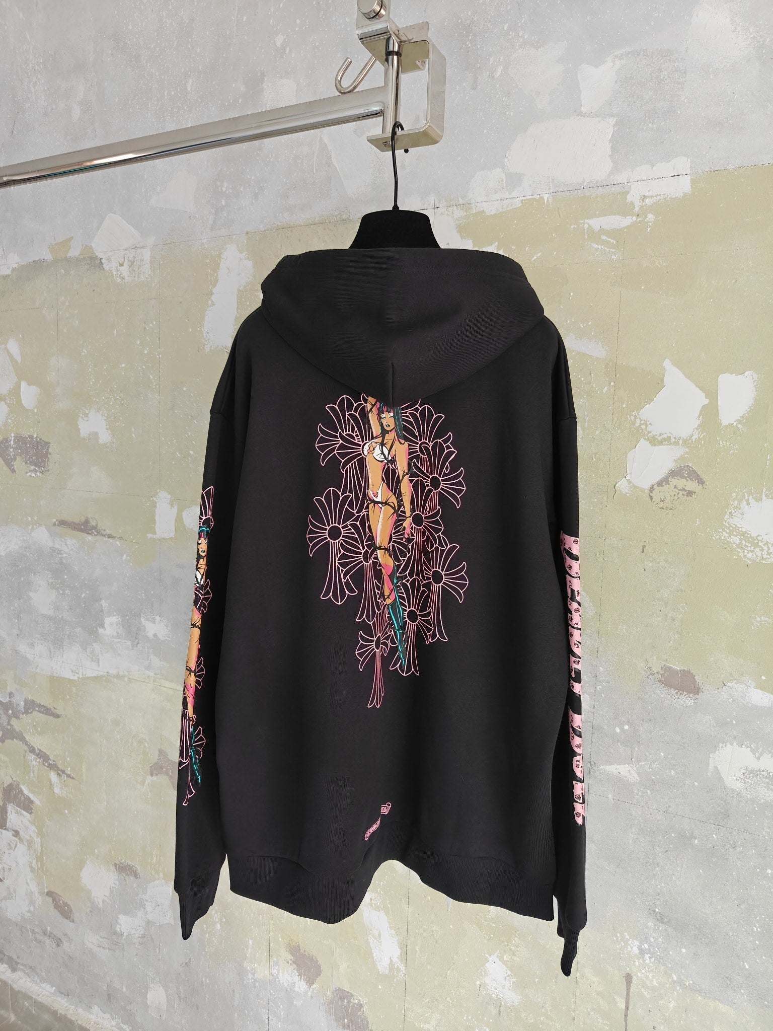 EXCLUSIVE DOLLS HOODIE