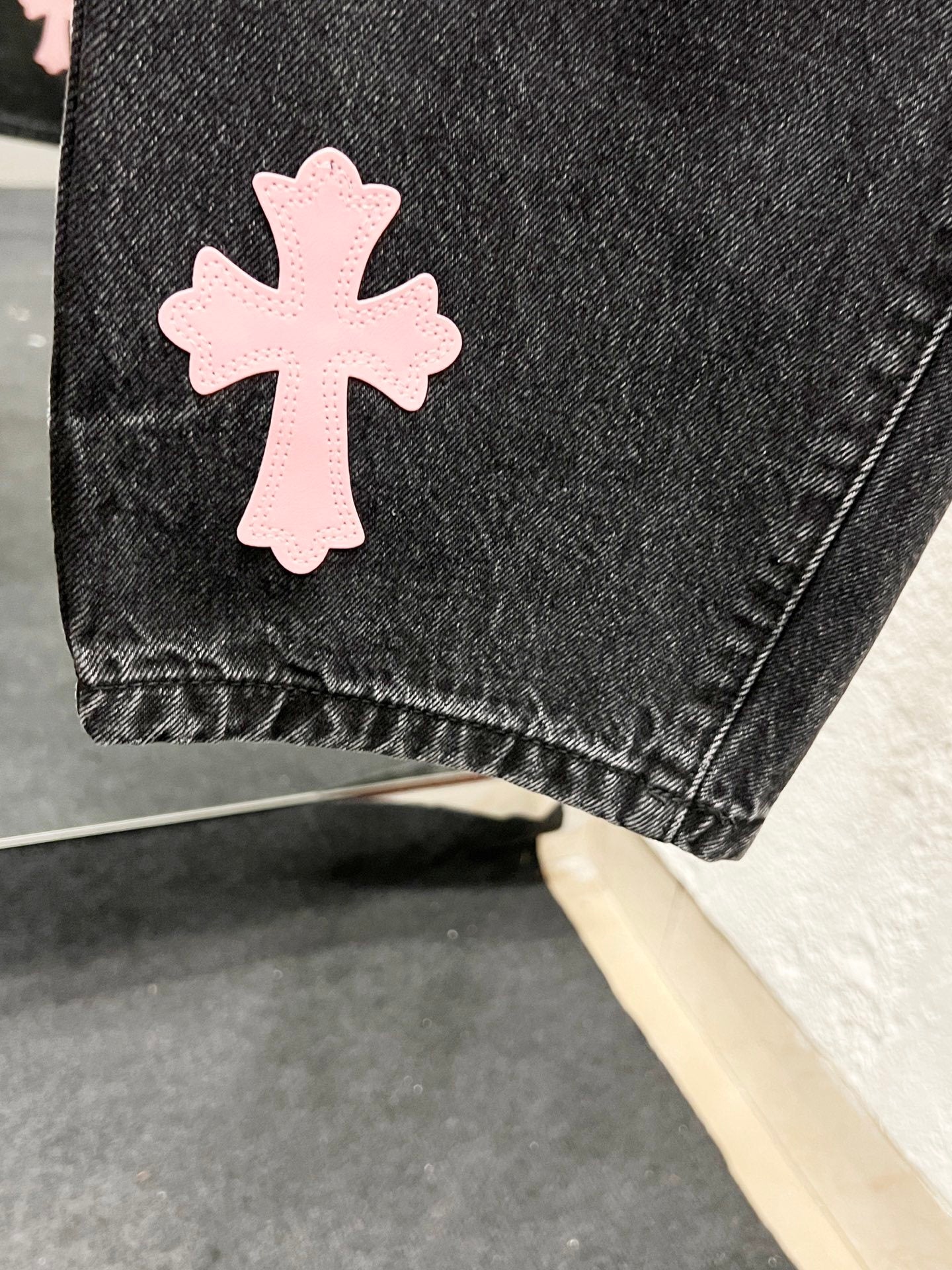 EXCLUSIVE HONG KONG CITY CROSS PATCH DENIM