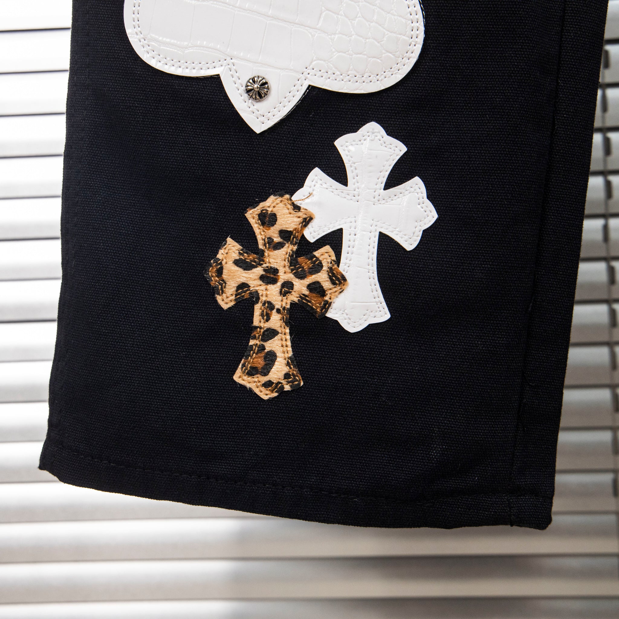 EXCLUSIVE CROSS PATCH CARGO