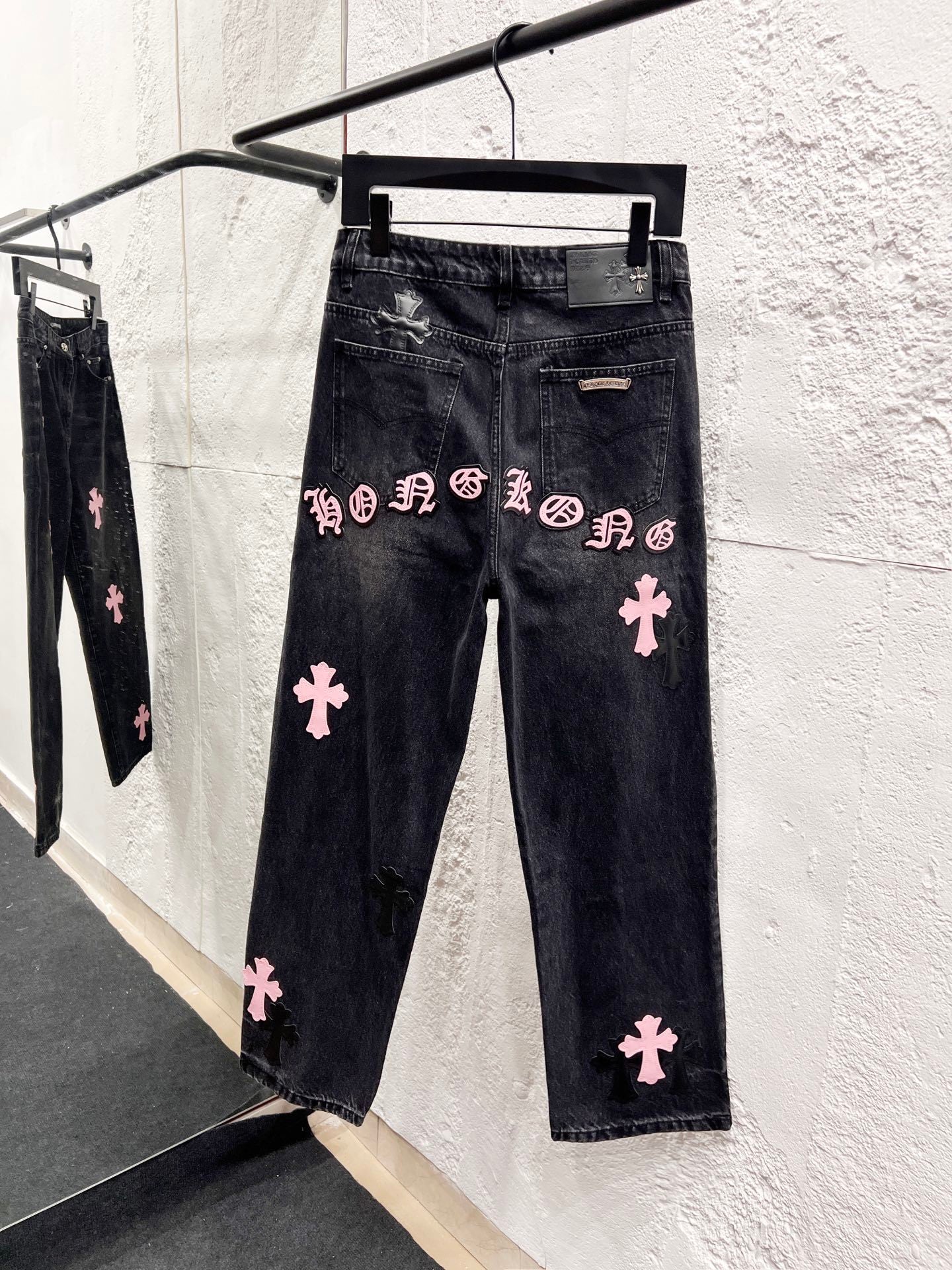 EXCLUSIVE HONG KONG CITY CROSS PATCH DENIM