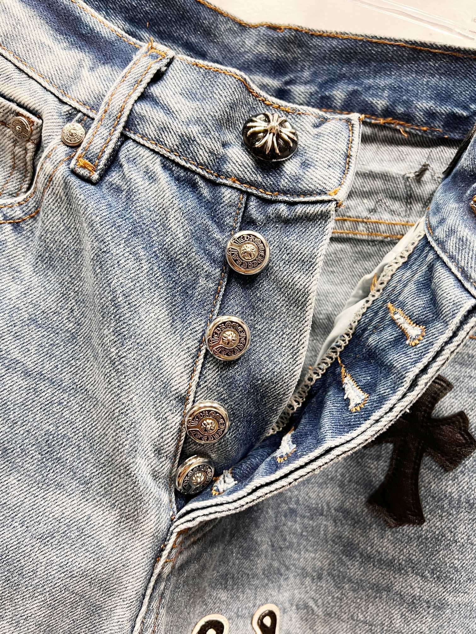 EXCLUSIVE SEX CROSS PATCH DENIM