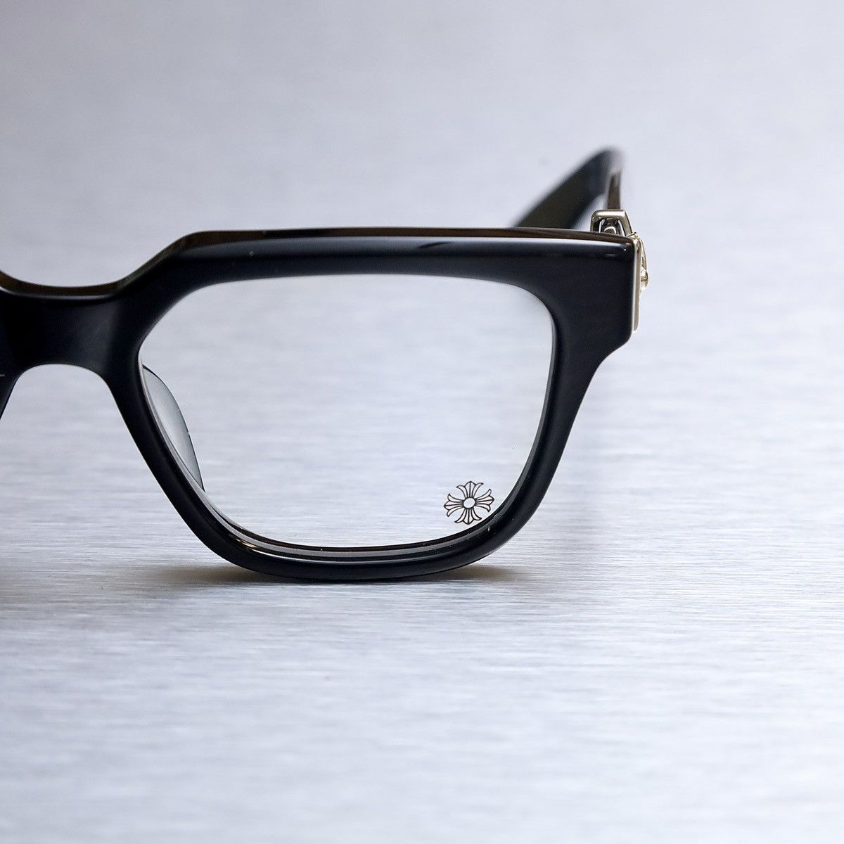 EXCLUSIVE VA,GILILONAIRE II 925. CLEAR SUNGLASSES