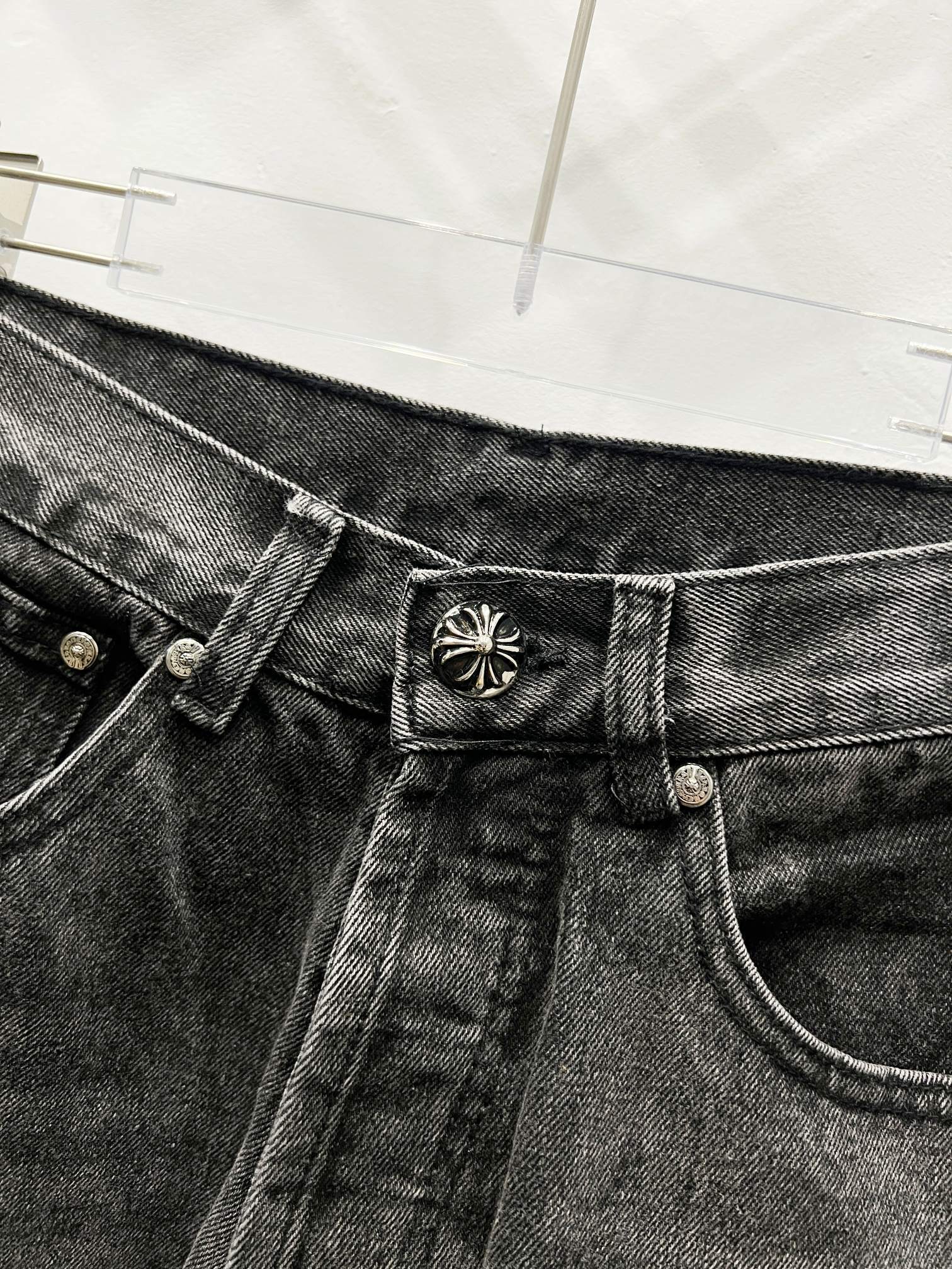 EXCLUSIVE CROSS PATCH DENIM