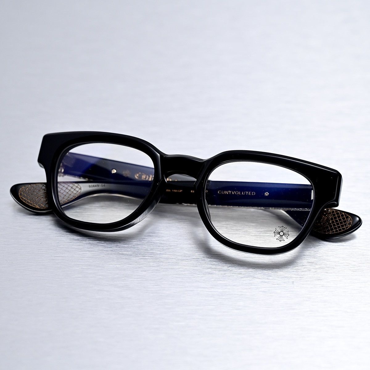 EXCLUSIVE CUNTVOLUTED 925. GLASSES