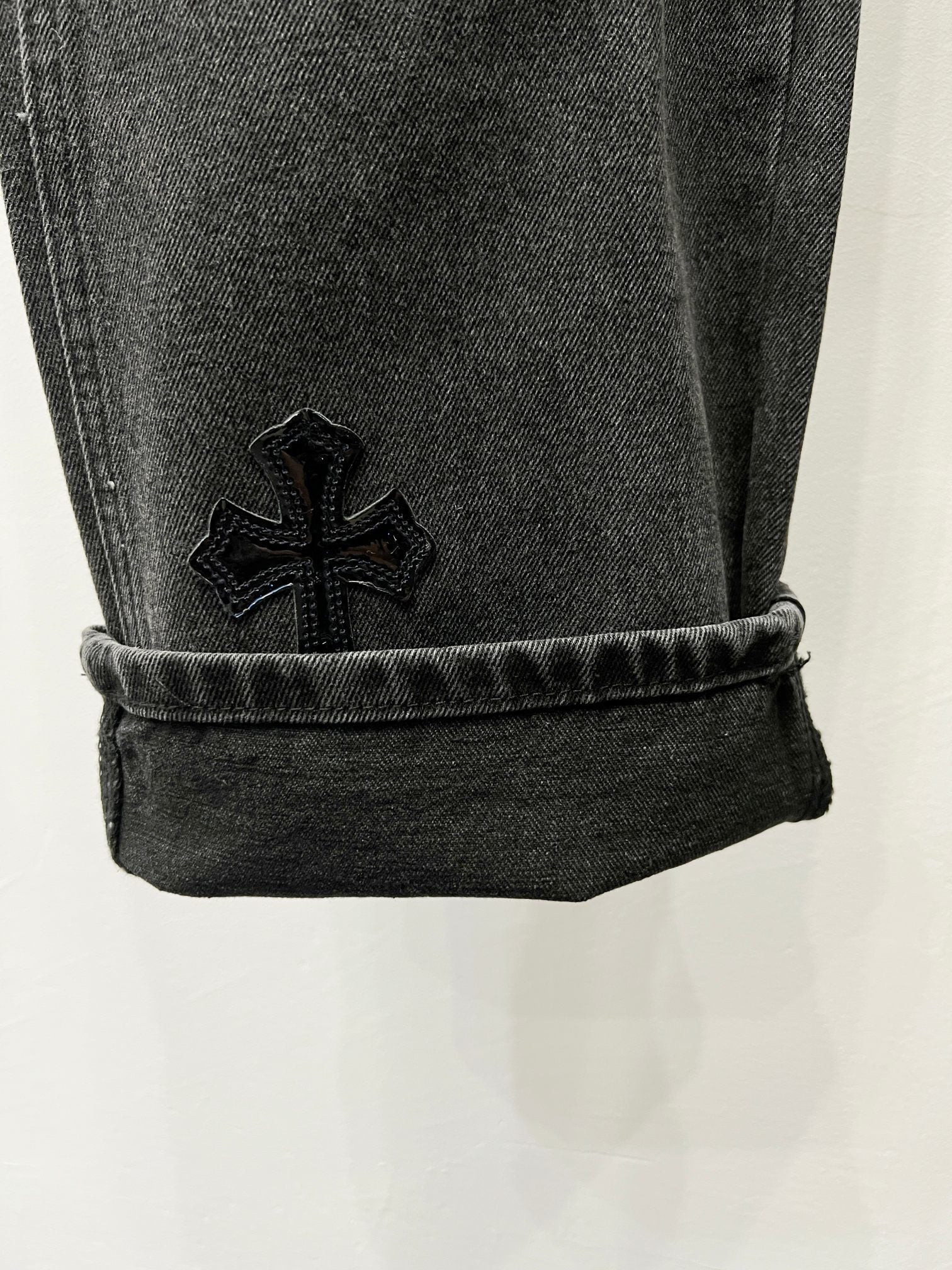 EXCLUSIVE CROSS PATCH CARGO