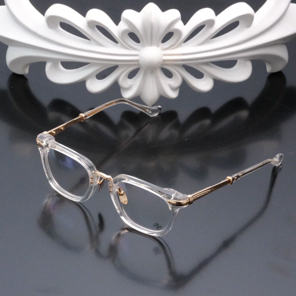 EXCLUSIVE TITANA,SLUVR GLASSES