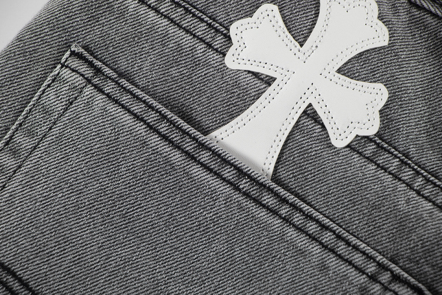 EXCLUSIVE CROSS PATCH DENIM