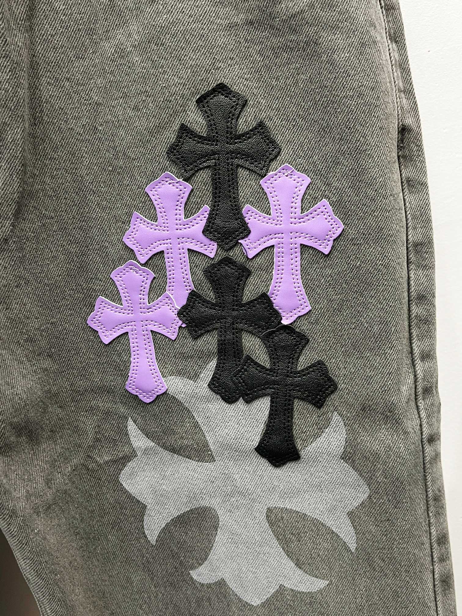 EXCLUSIVE STENCIL CROSS PATCH DENIM