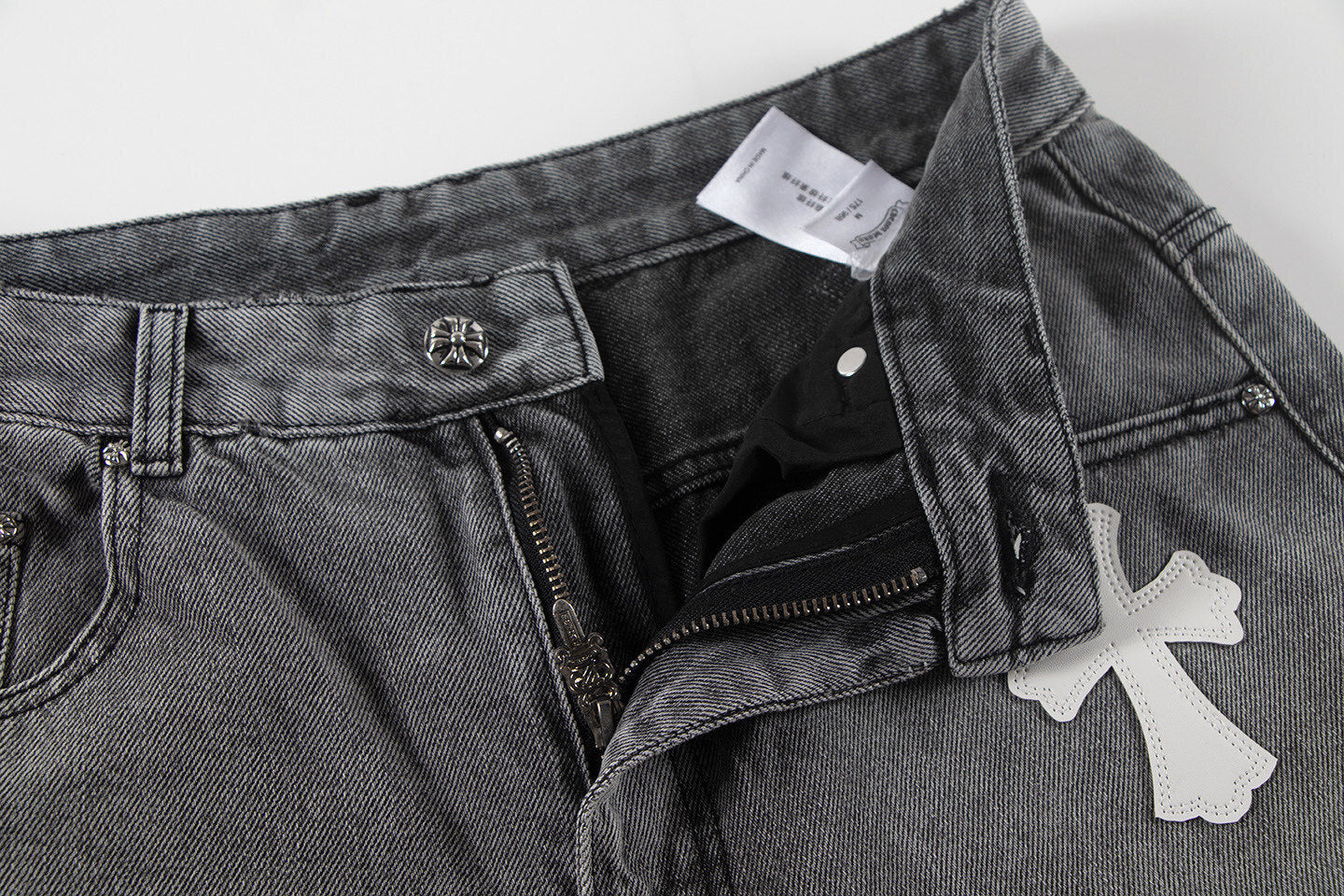 EXCLUSIVE CROSS PATCH DENIM