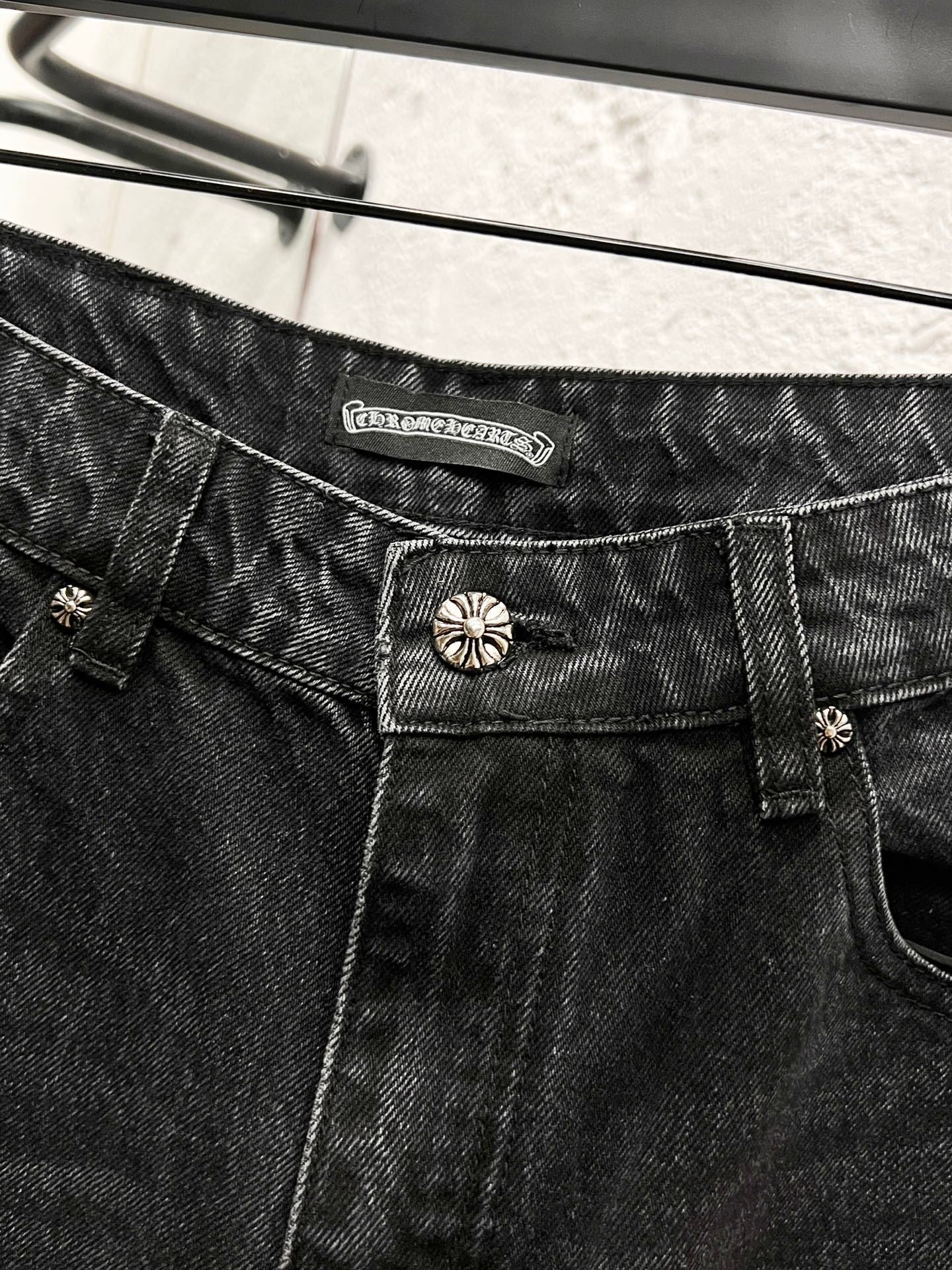 EXCLUSIVE HONG KONG CITY CROSS PATCH DENIM