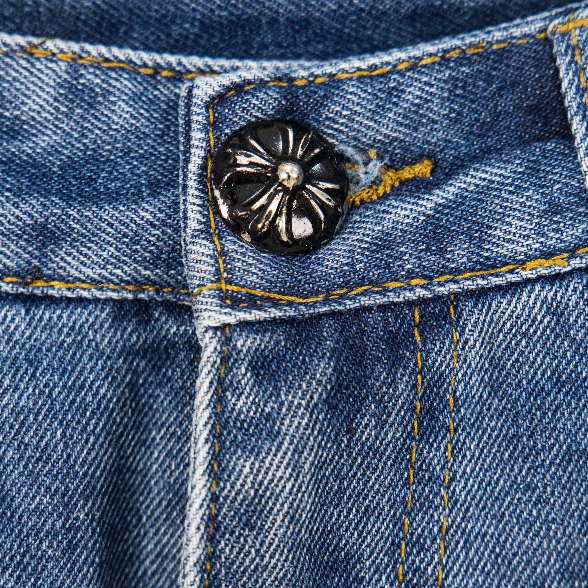 EXCLUSIVE CROSS PATCH STENCIL DENIM
