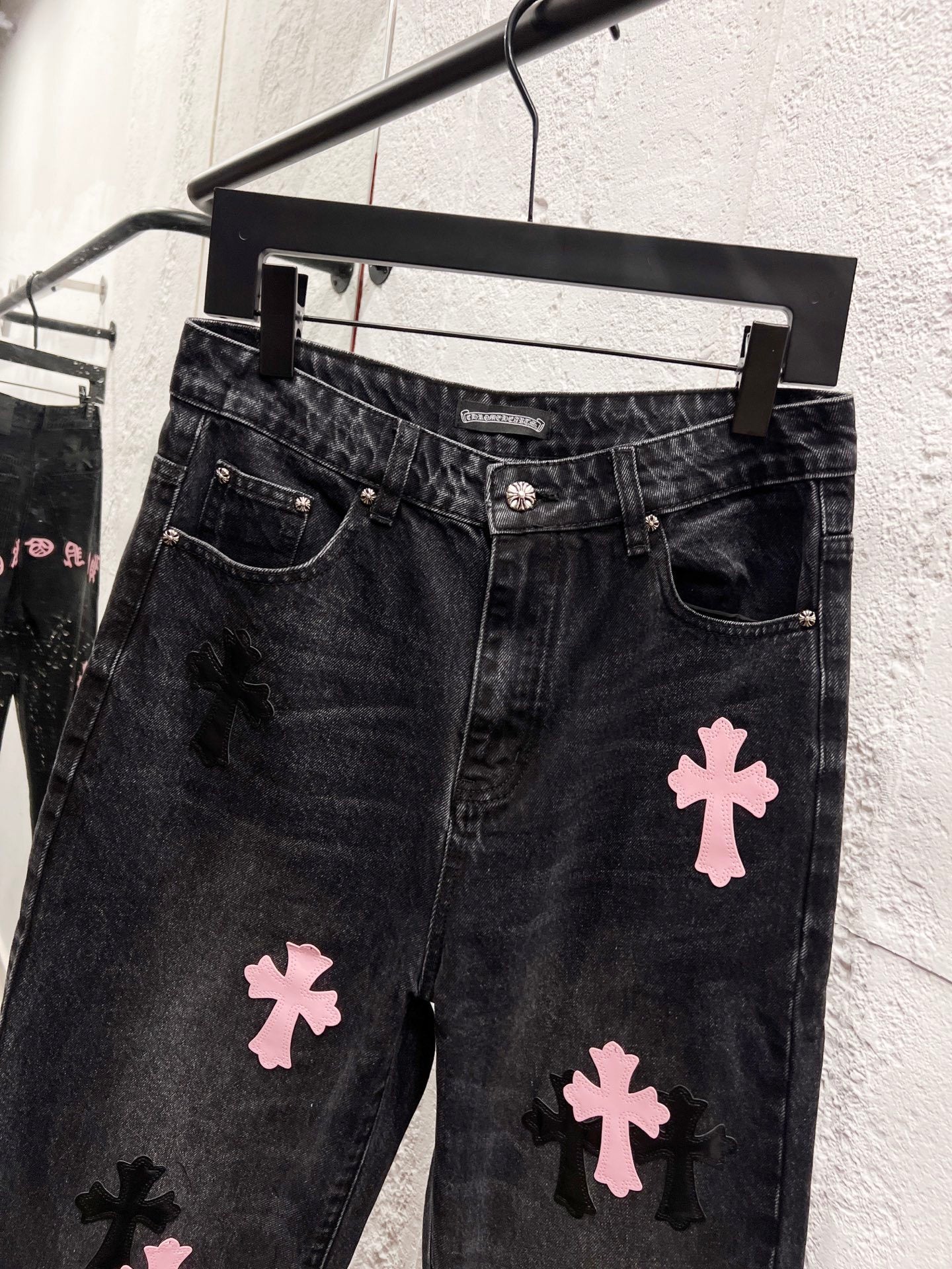 EXCLUSIVE HONG KONG CITY CROSS PATCH DENIM