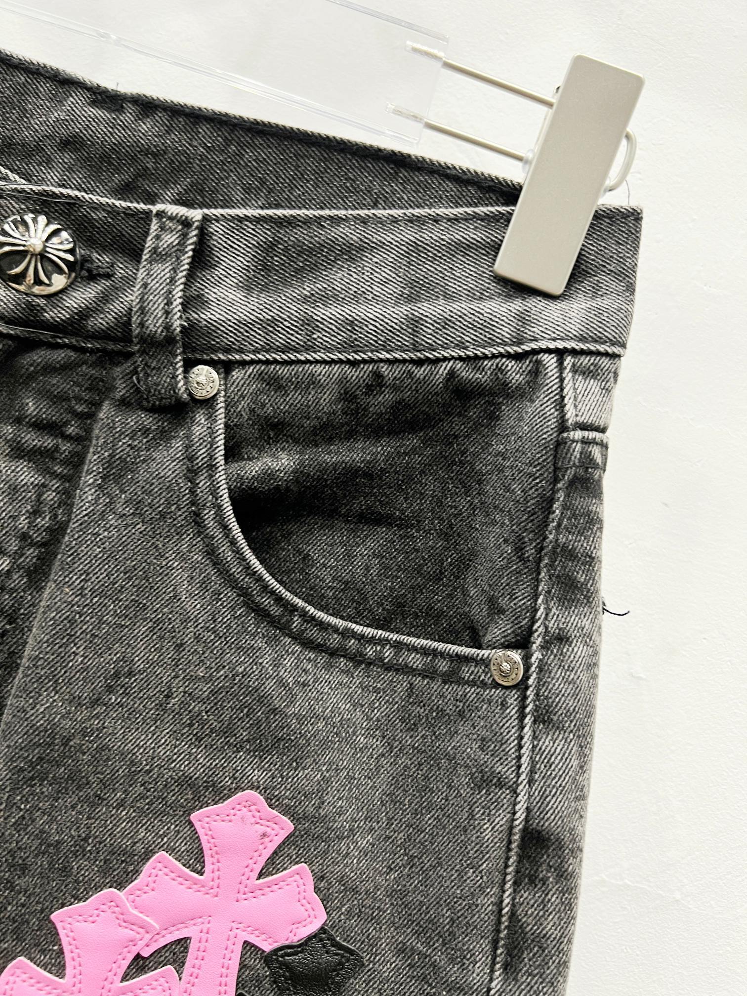 EXCLUSIVE CROSS PATCH DENIM