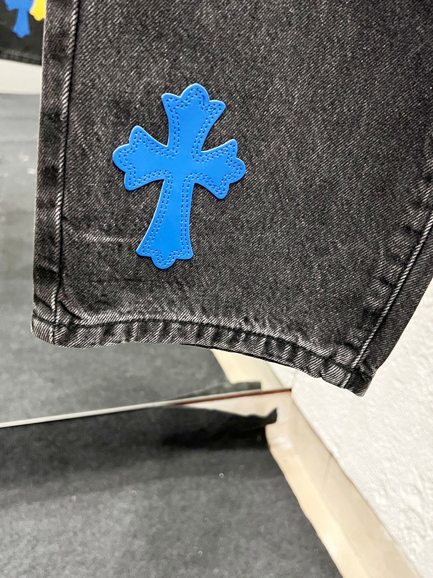 EXCLUSIVE NEW YORK CITY CROSS PATCH DENIM
