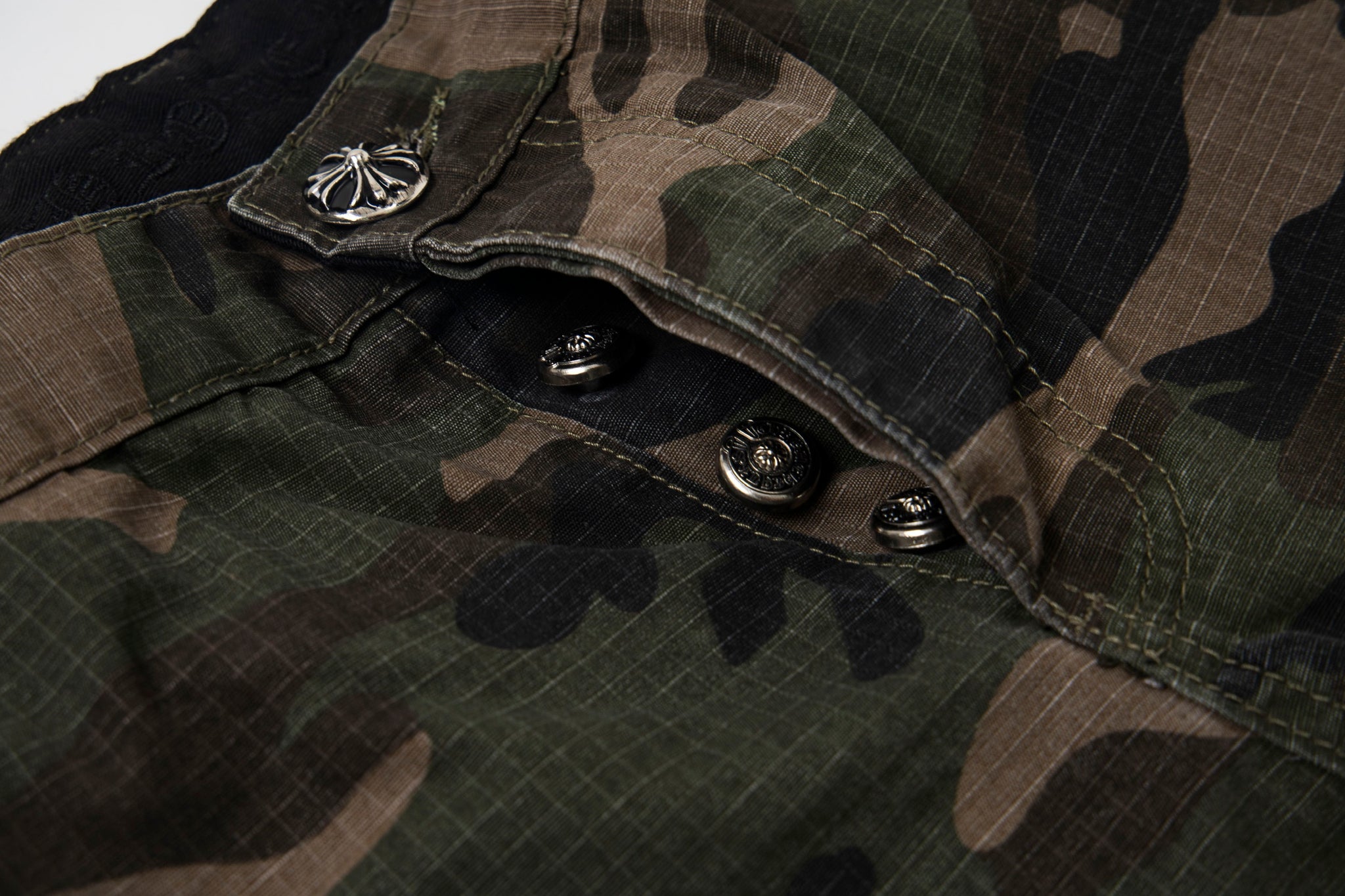 EXCLUSIVE CAMOUFLAGE CARGO