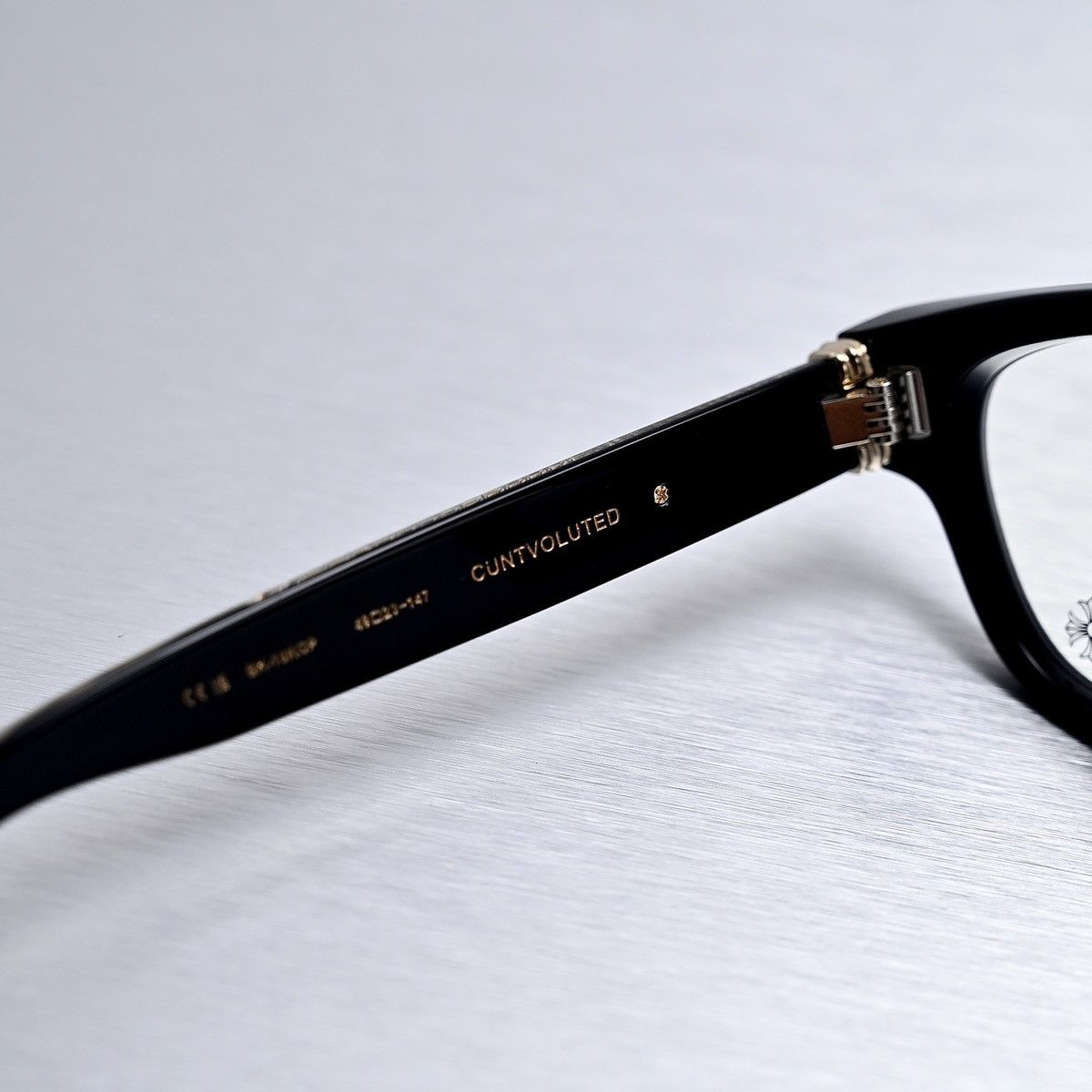 EXCLUSIVE CUNTVOLUTED 925. GLASSES
