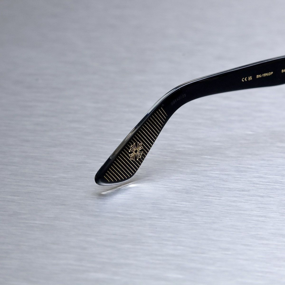 EXCLUSIVE VA,GILILONAIRE II 925. CLEAR SUNGLASSES