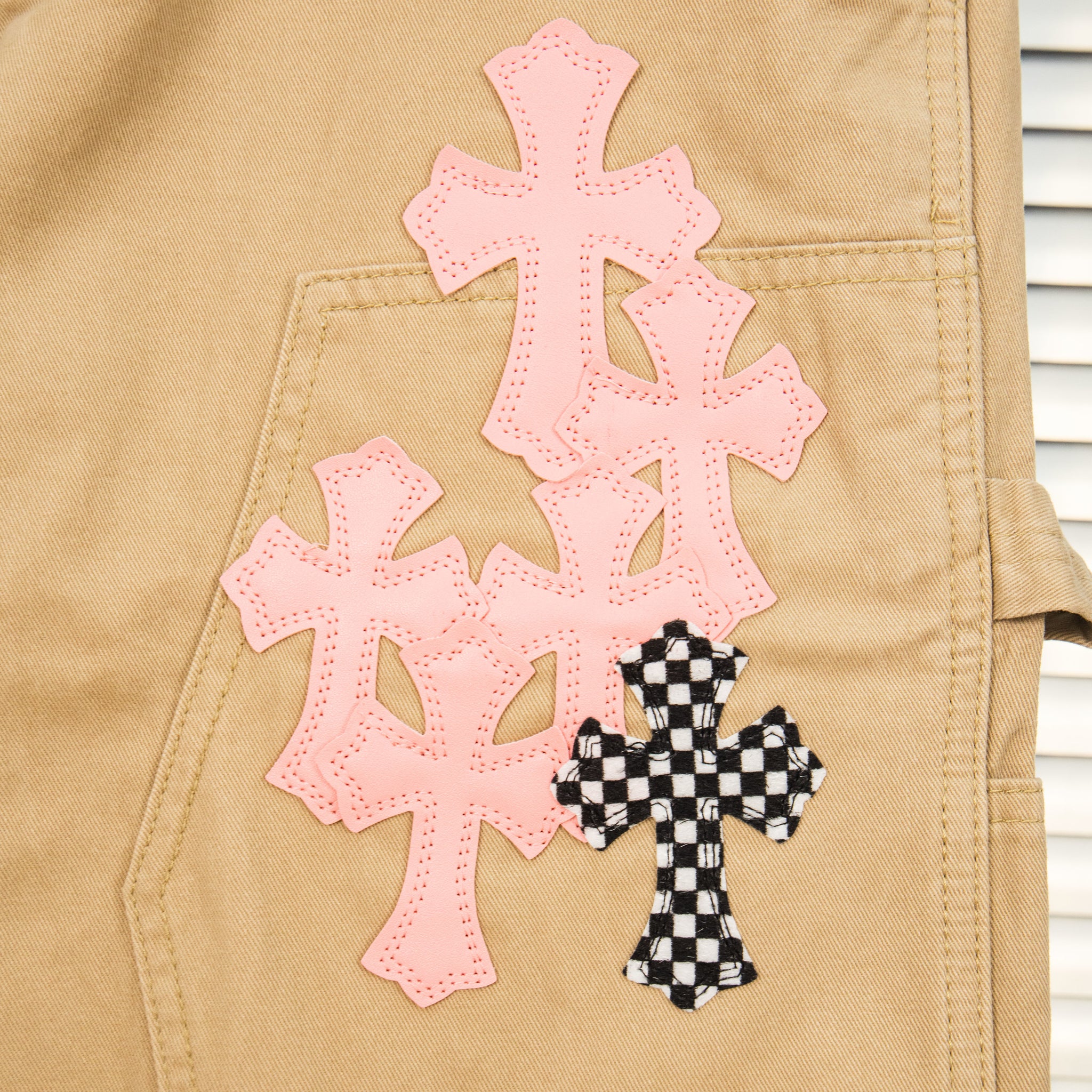 EXCLUSIVE CROSS PATCH CARGO