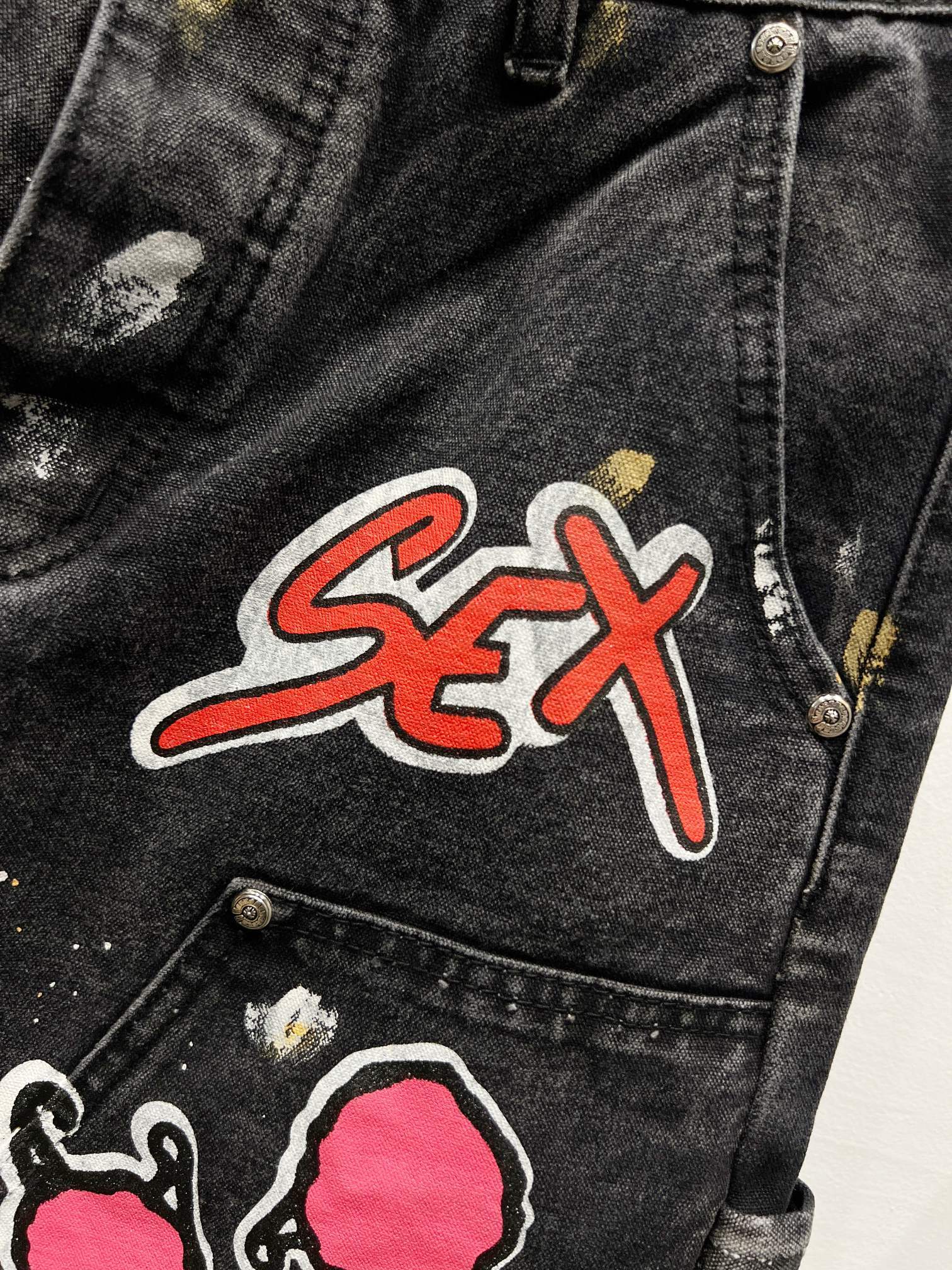 EXCLUSIVE LEATHER PATCH SEX DENIM