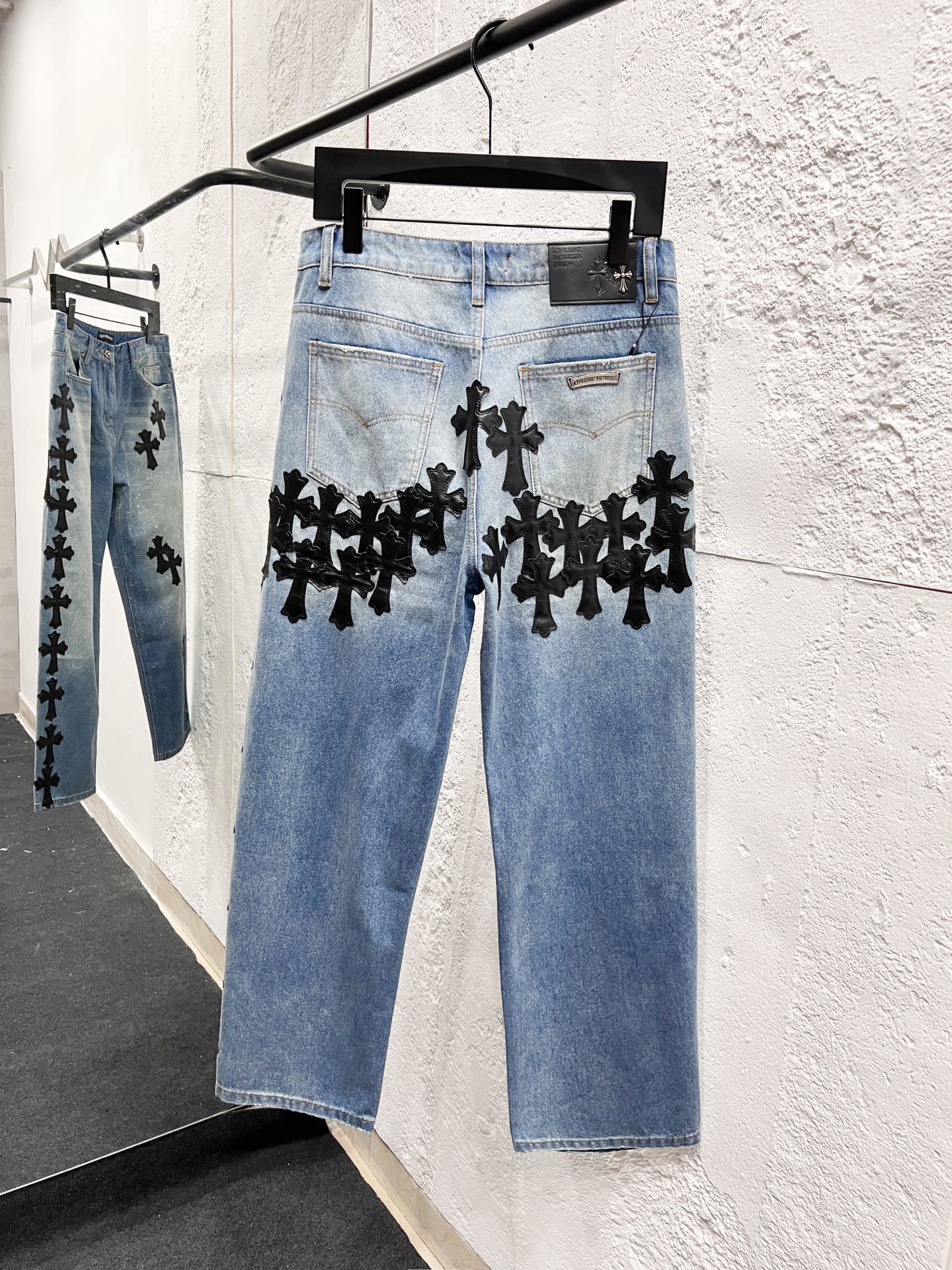 TOKYO EXCLUSIVE PATCH DENIM