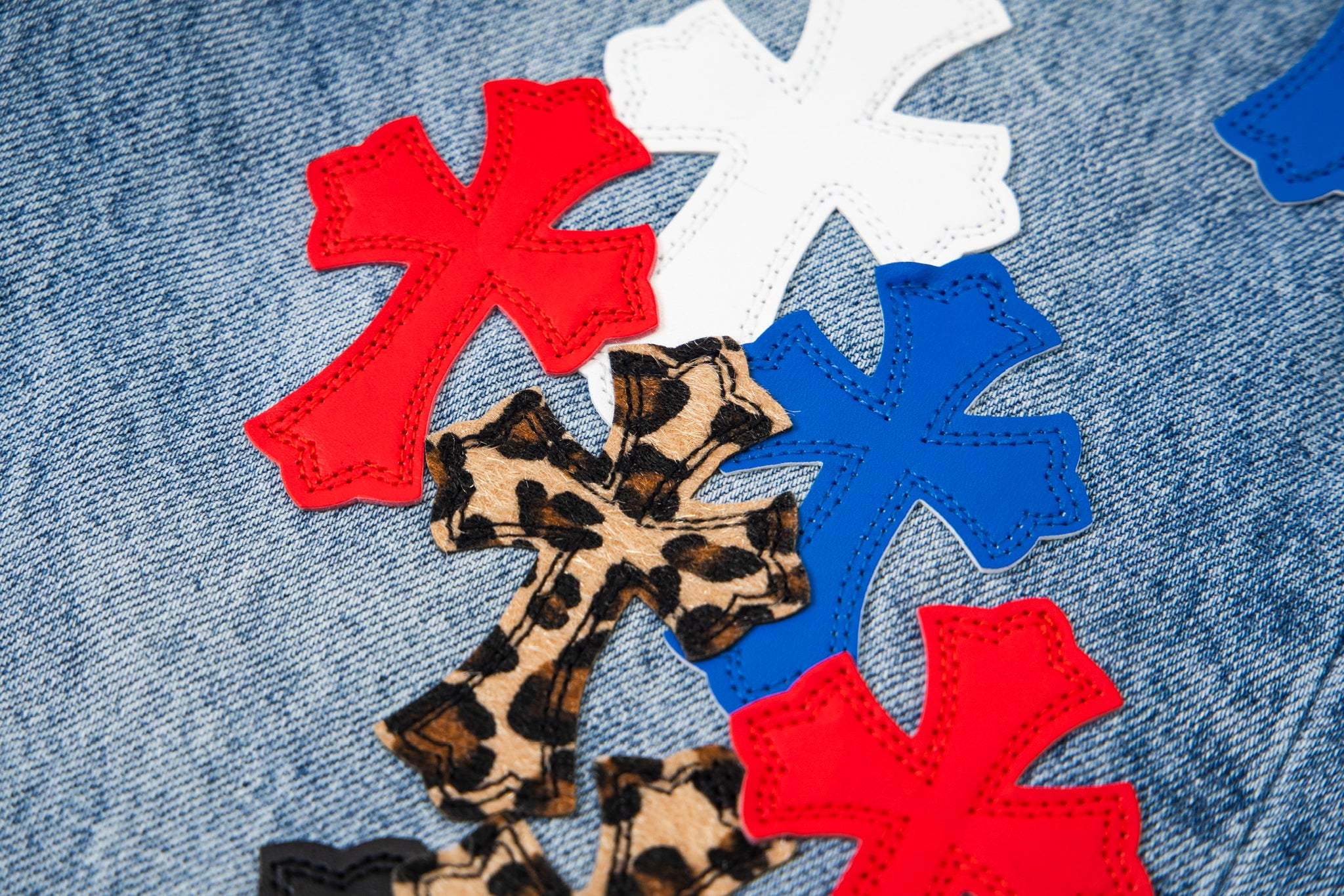 EXCLUSIVE CROSS PATCH DENIM
