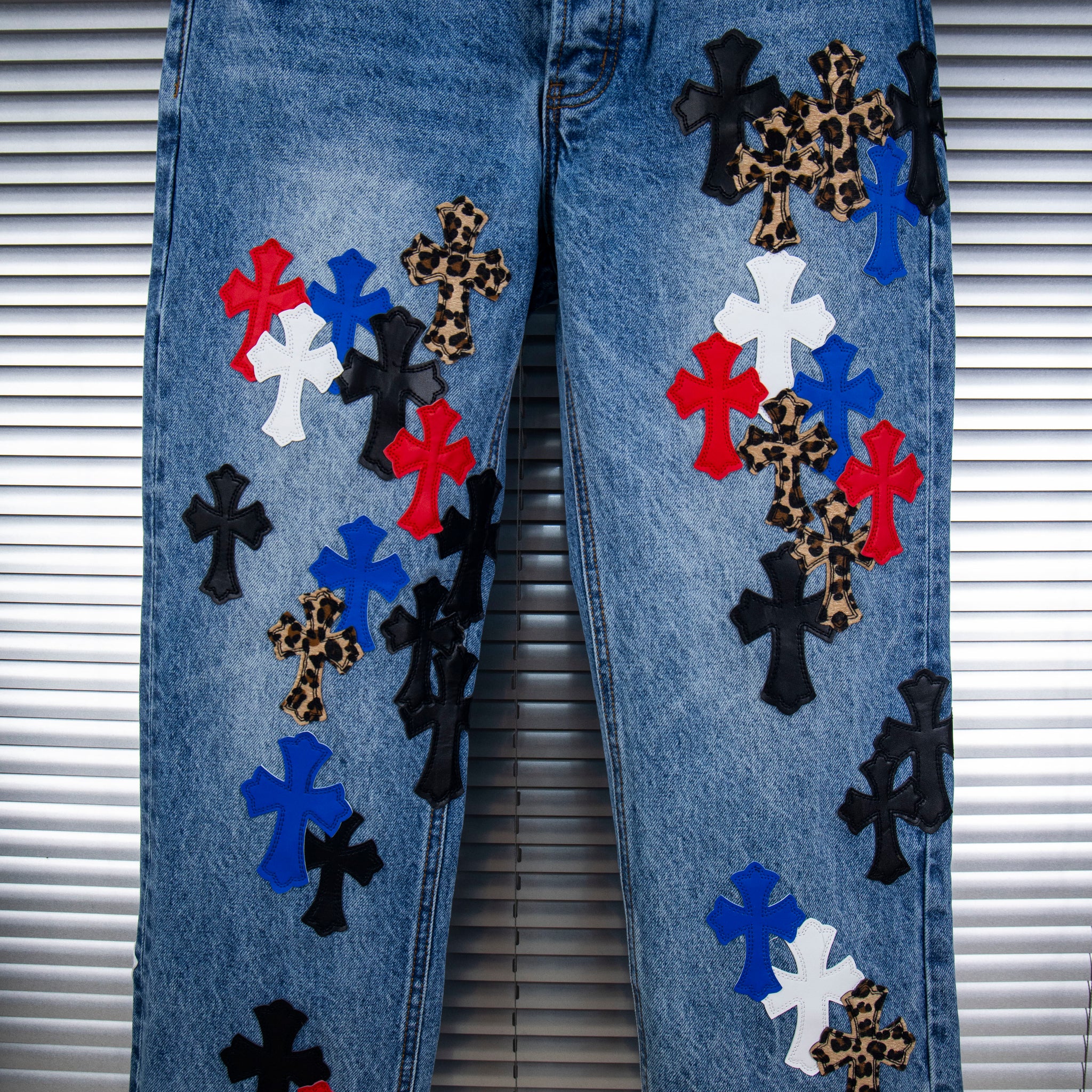 EXCLUSIVE CROSS PATCH DENIM