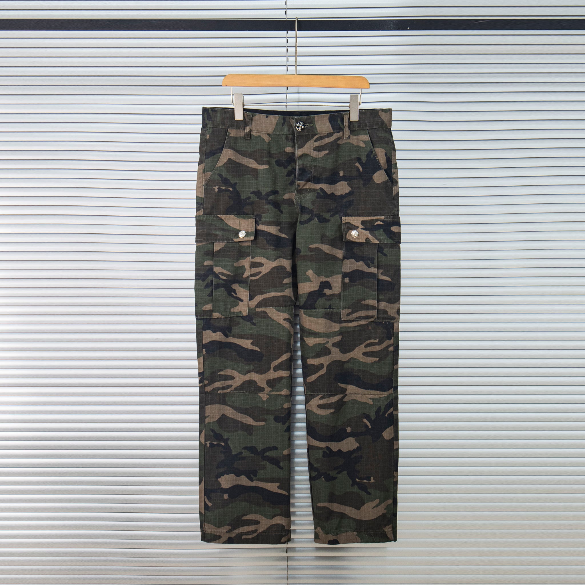 EXCLUSIVE CAMOUFLAGE CARGO