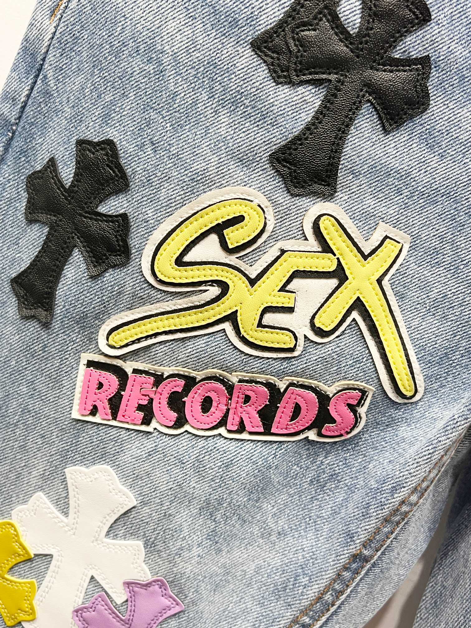 EXCLUSIVE SEX CROSS PATCH DENIM